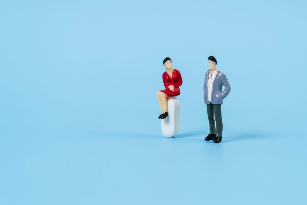 男女の人形